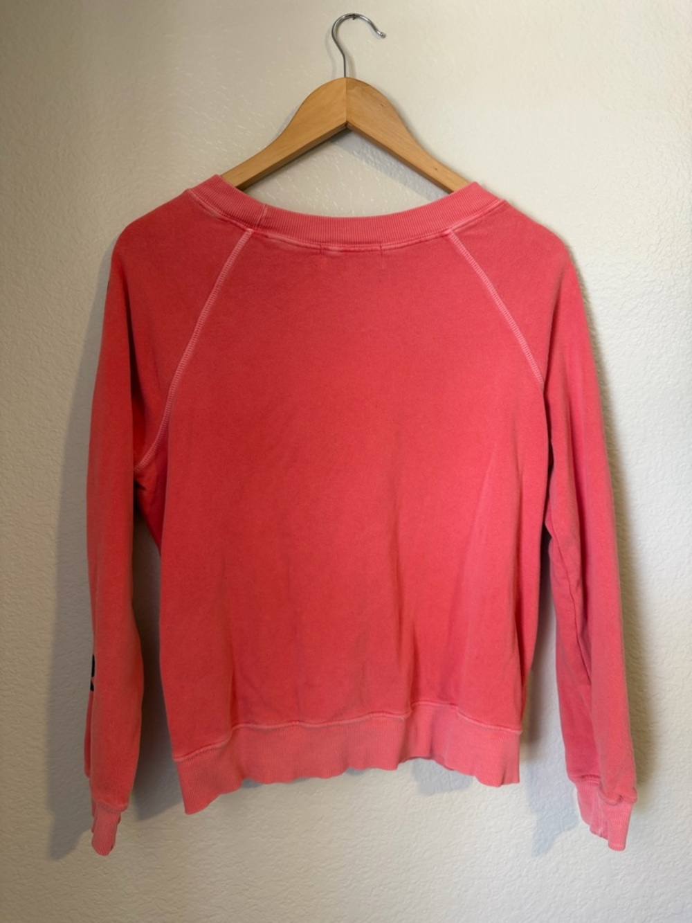 Wildfox Couture Love Me Tender Sommers Sweatshirt Pigment Hot Lipstick Pink XS - Picture 6 of 7